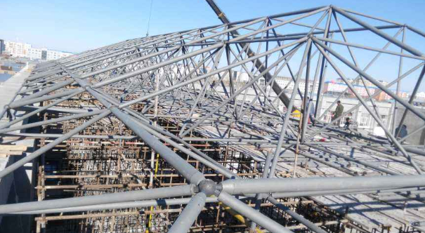 深圳细数网架装配中抉择应用钢结构对室第的优势